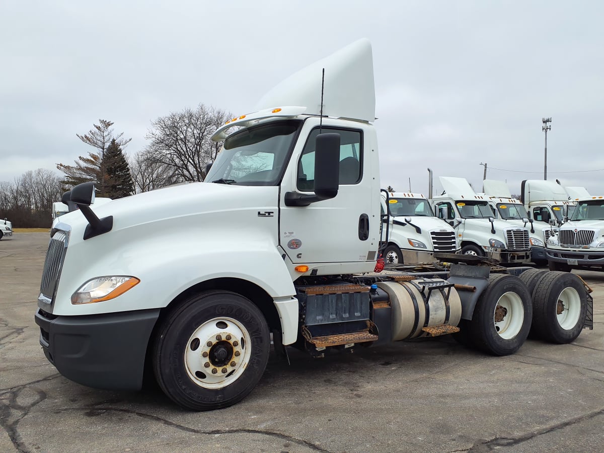 2018 Navistar International LT625 DAYCAB T/A 787076