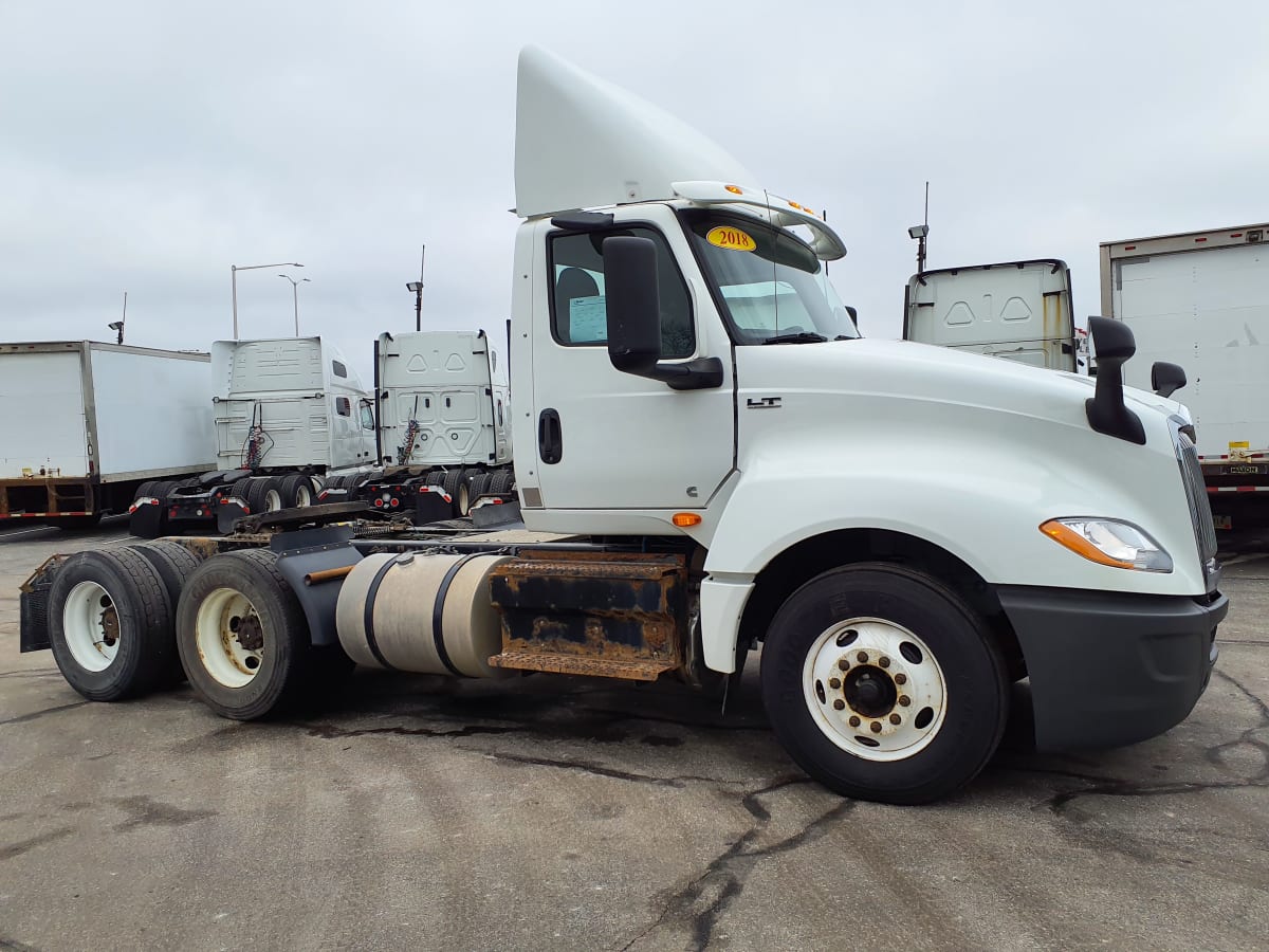 2018 Navistar International LT625 DAYCAB T/A 787076