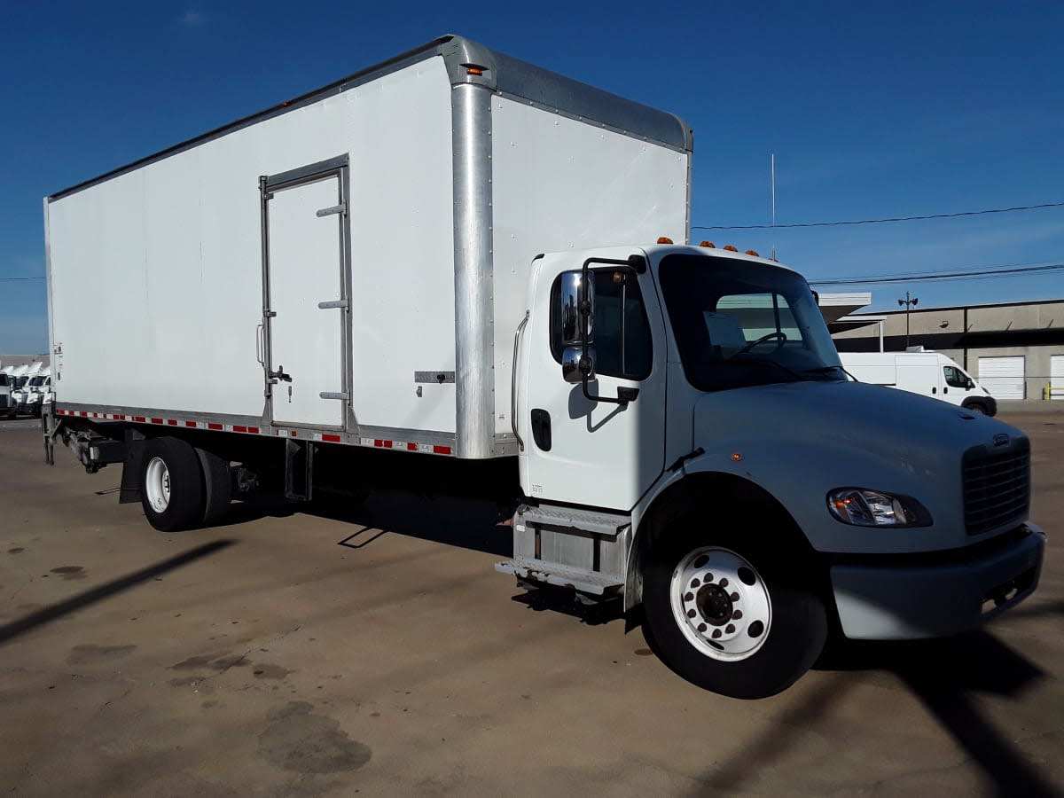 2018 Freightliner M2 106 - image 3