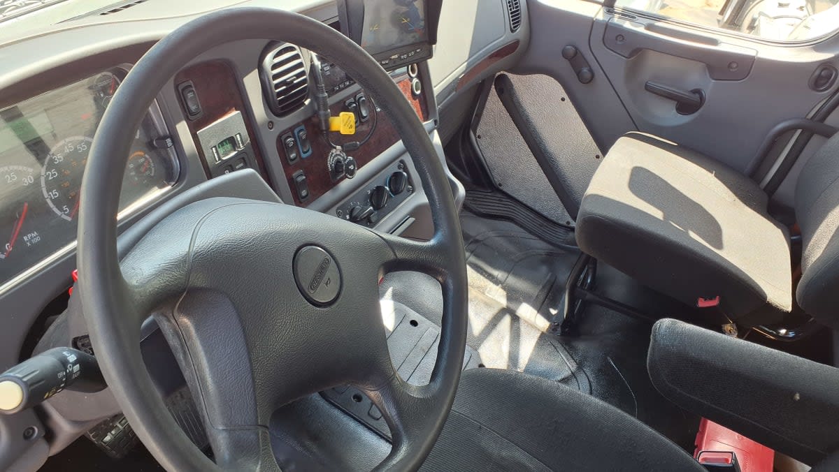 2018 Freightliner/Mercedes M2 106 787305