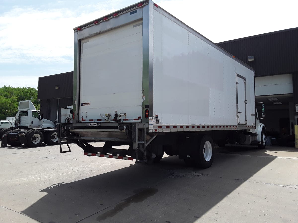 2018 Freightliner M2 106 in Kansas City, MO — photo 4