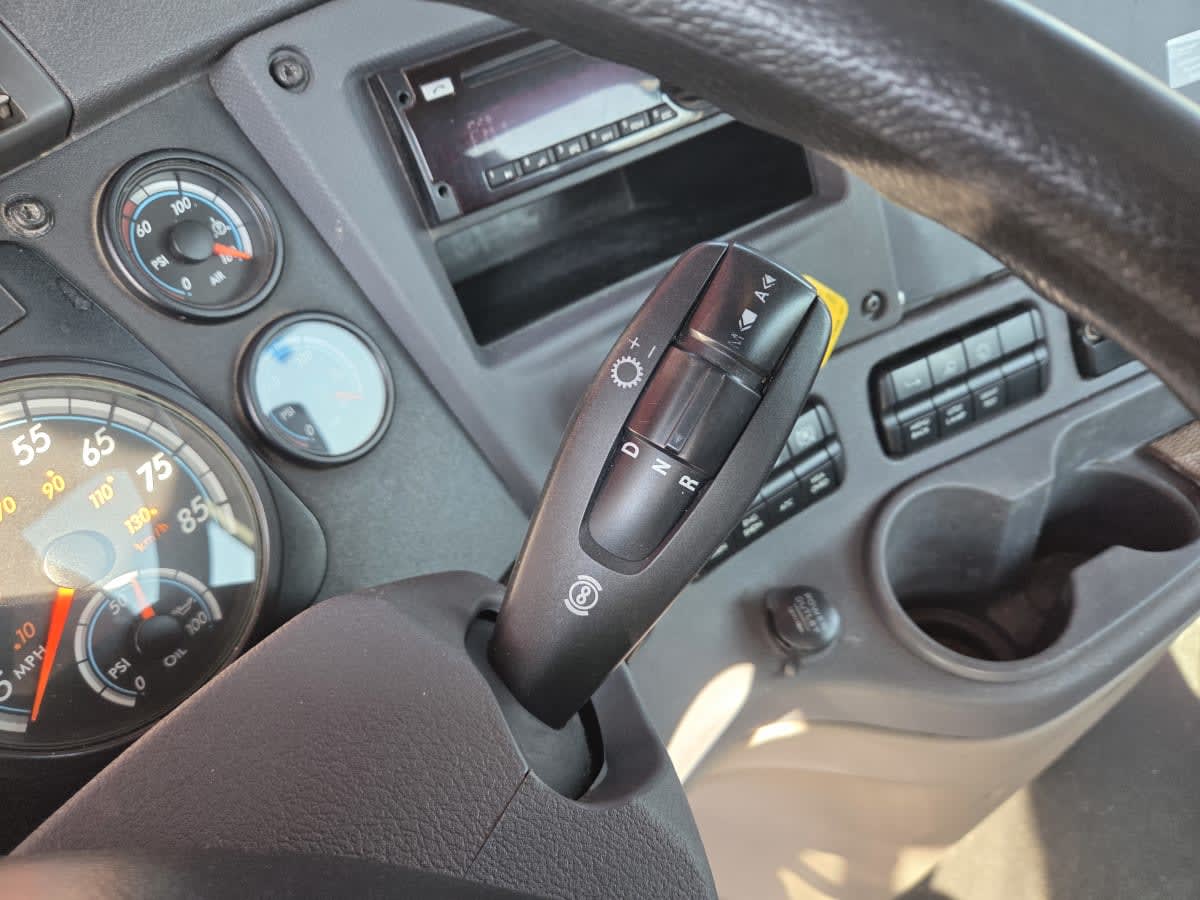 2018 Freightliner - image 9