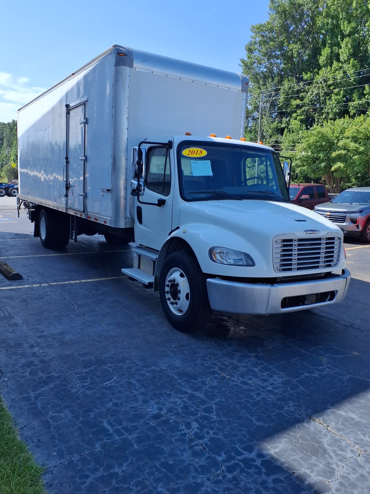 2018 Freightliner M2 106 in Doraville, GA — photo 3