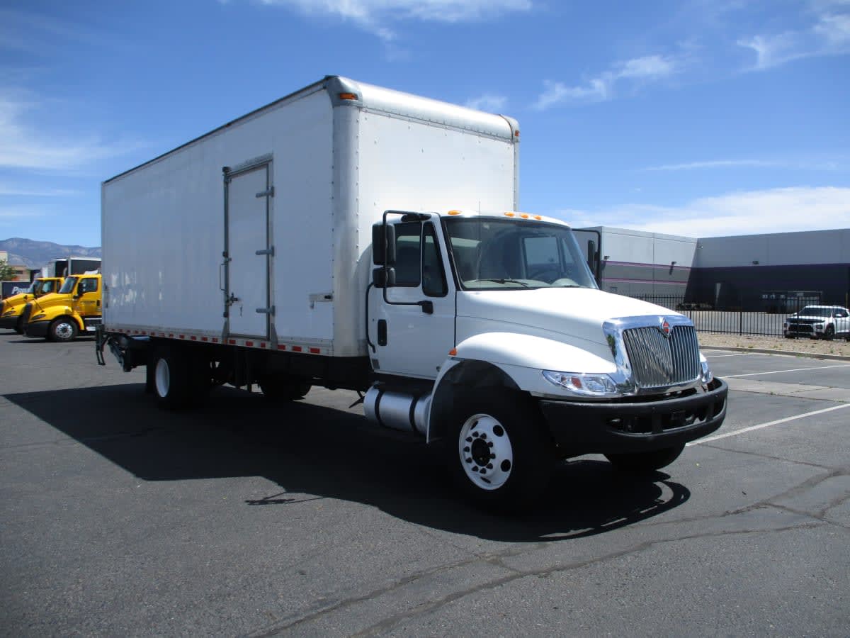 2018 International 4300 in Commerce City, CO — photo 3