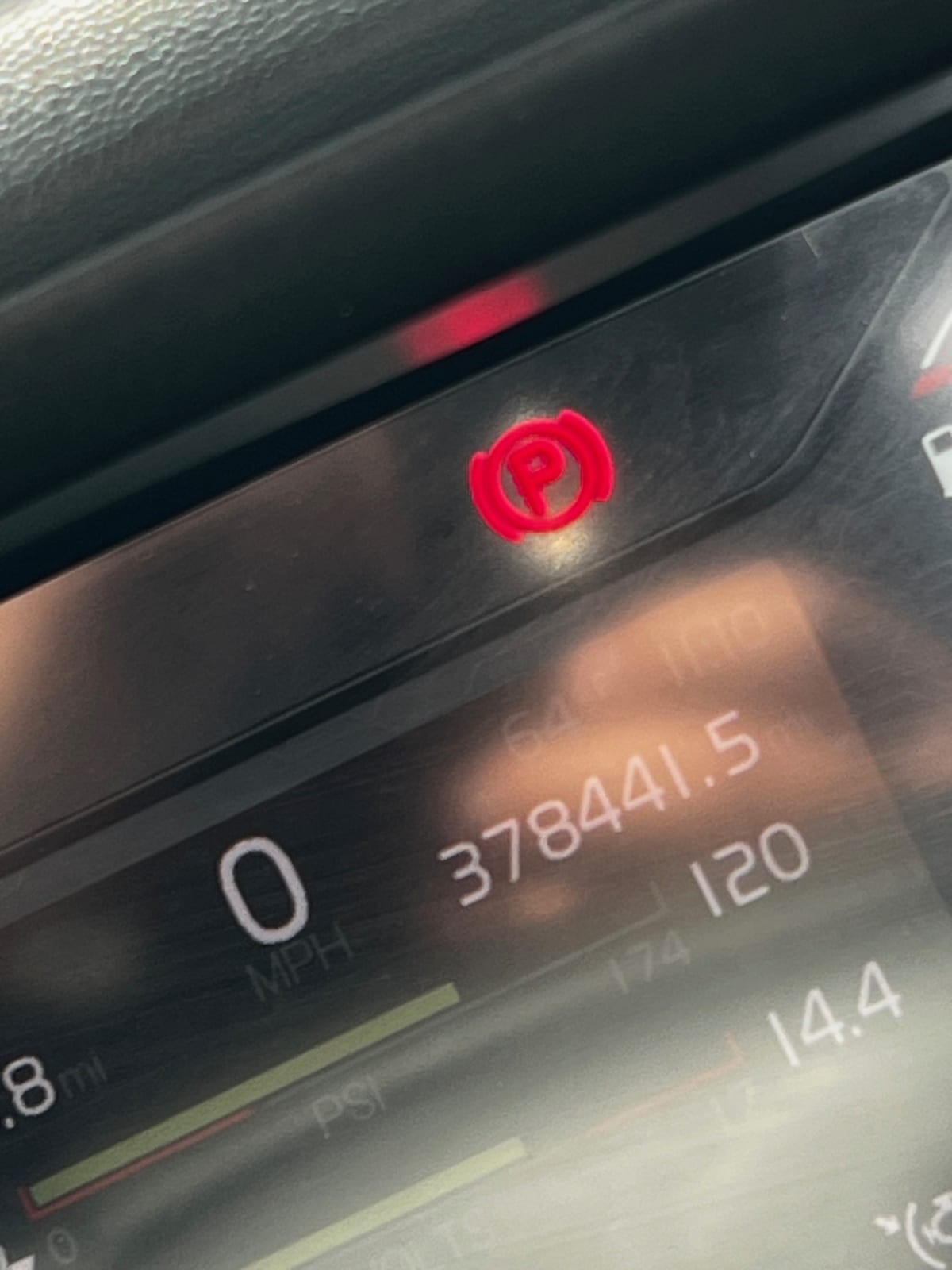 2019 Volvo - image 9