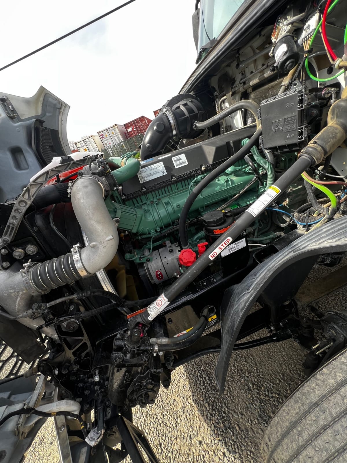 2019 Volvo - image 8