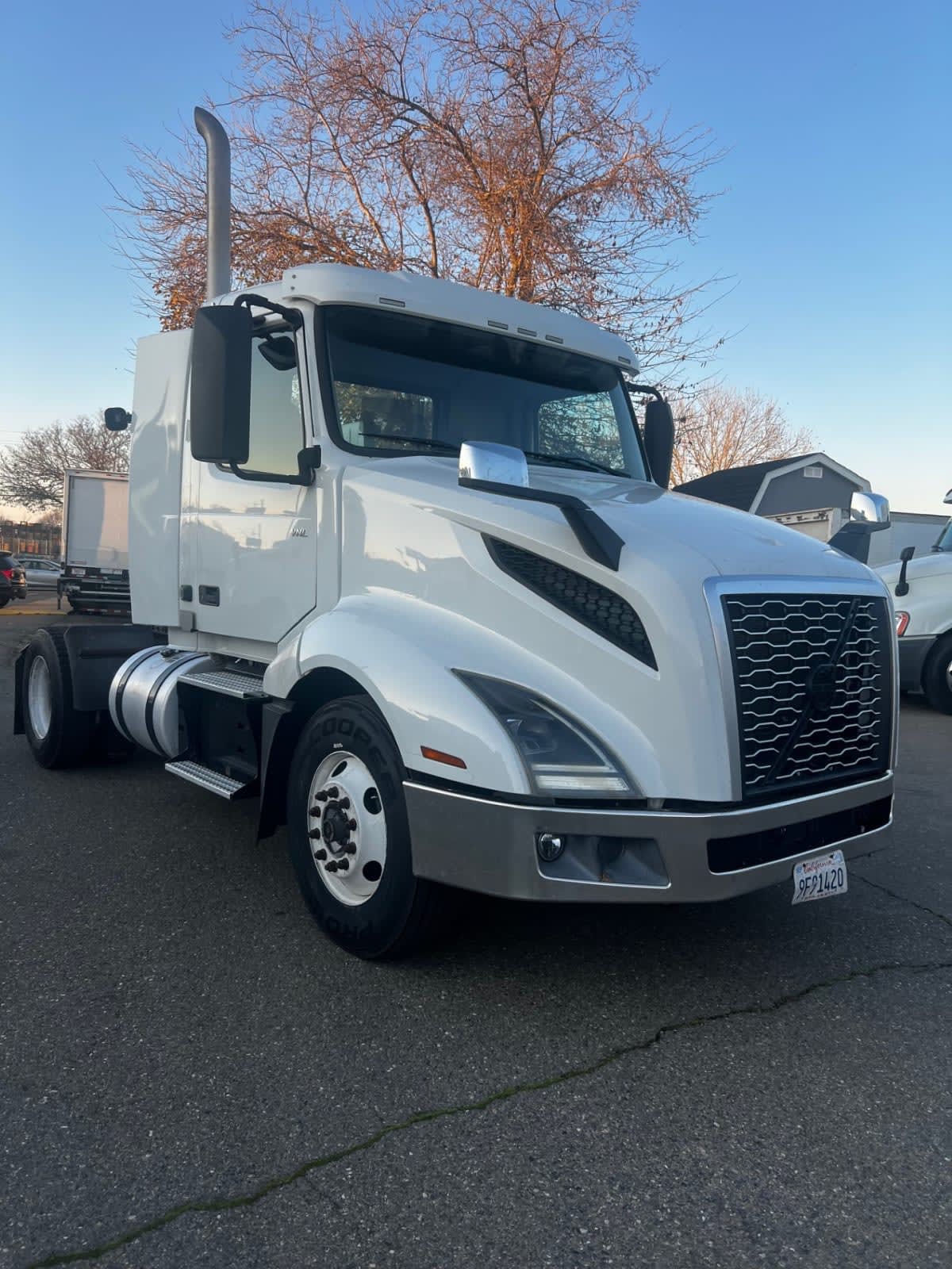 2019 Volvo - image 3