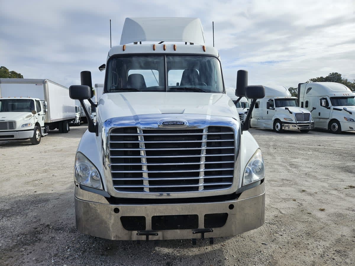 2018 Freightliner - image 2
