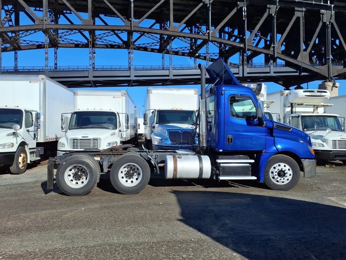 2019 Freightliner - image 10