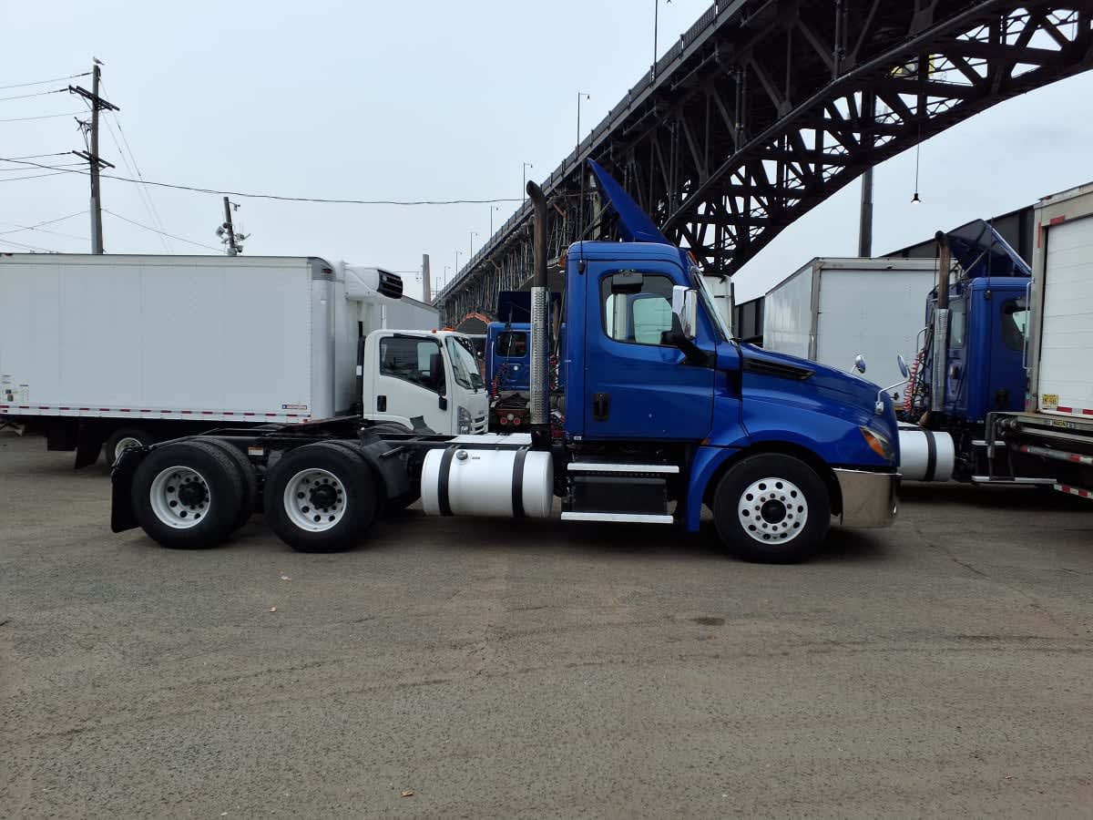 2019 Freightliner - image 10