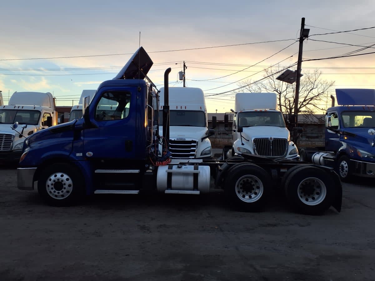 2019 Freightliner - image 10