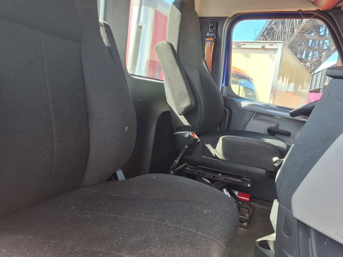 2019 Freightliner - image 10