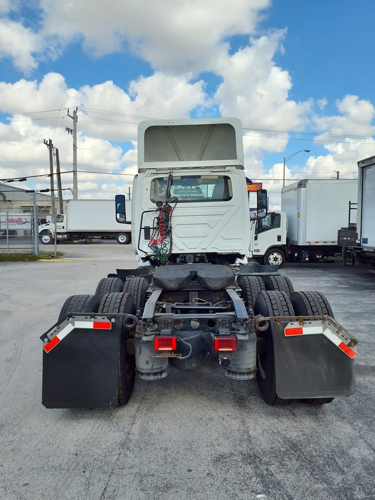 2018 International - image 5