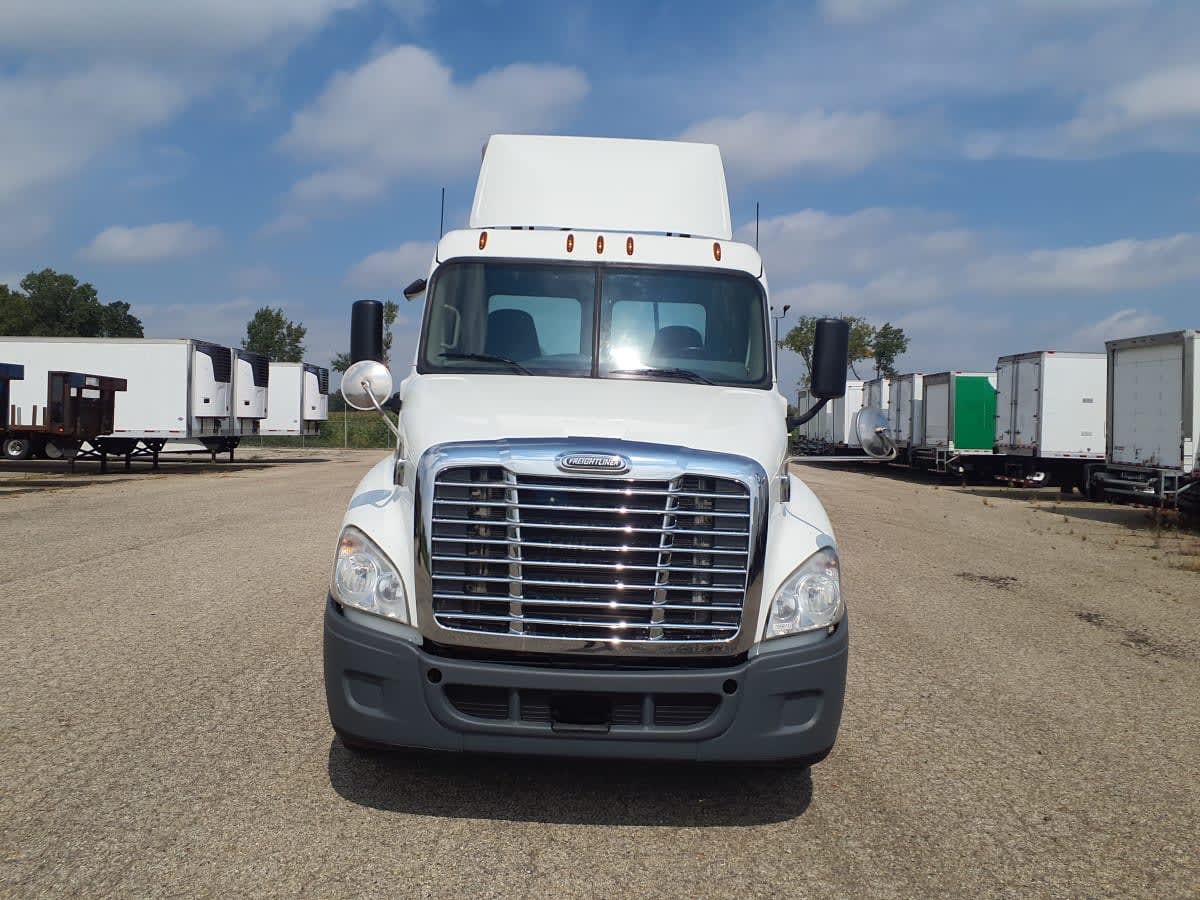 2018 Freightliner Cascadia in Wayland, MI — photo 2