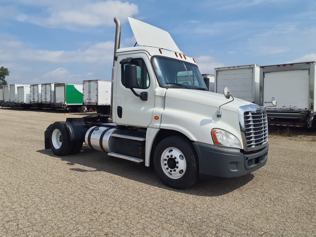 2018 Freightliner Cascadia in Wayland, MI — photo 3