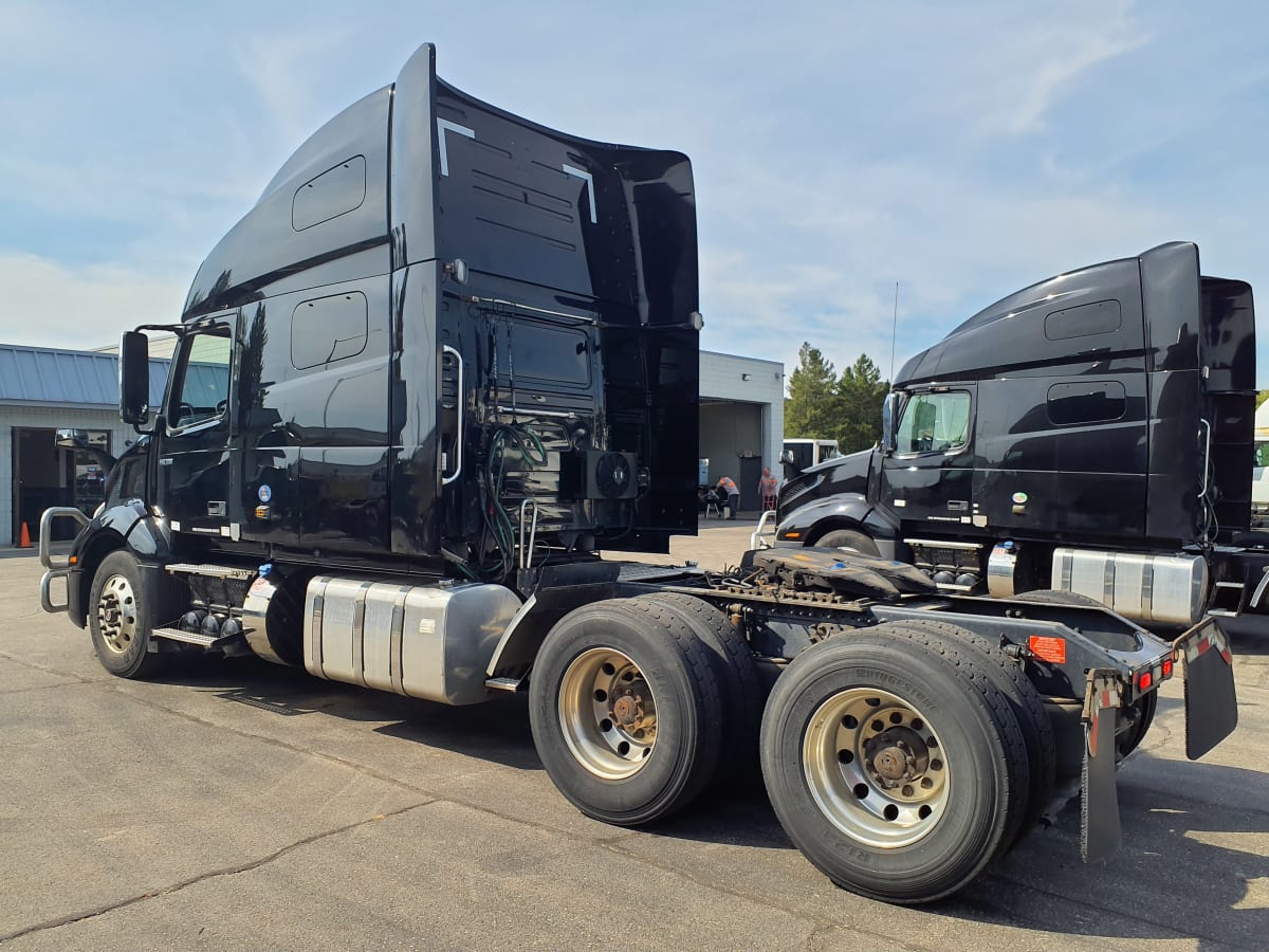 2019 Volvo VNL64T-760 789102