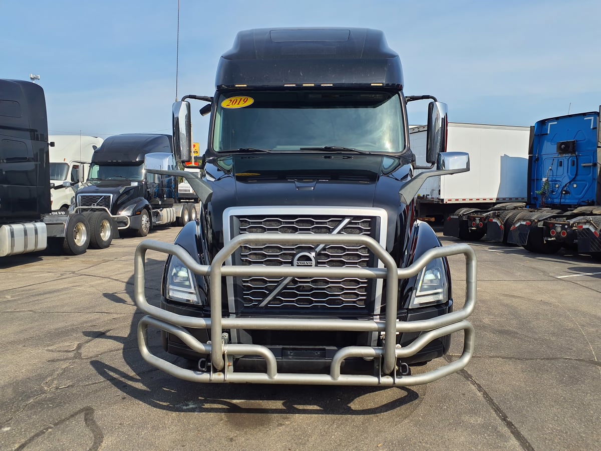 2019 Volvo VNL64T-760 789102