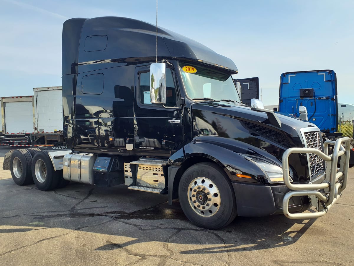 2019 Volvo VNL64T-760 789102