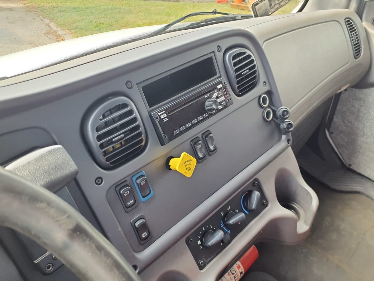 2018 Freightliner/Mercedes M2 106 789211