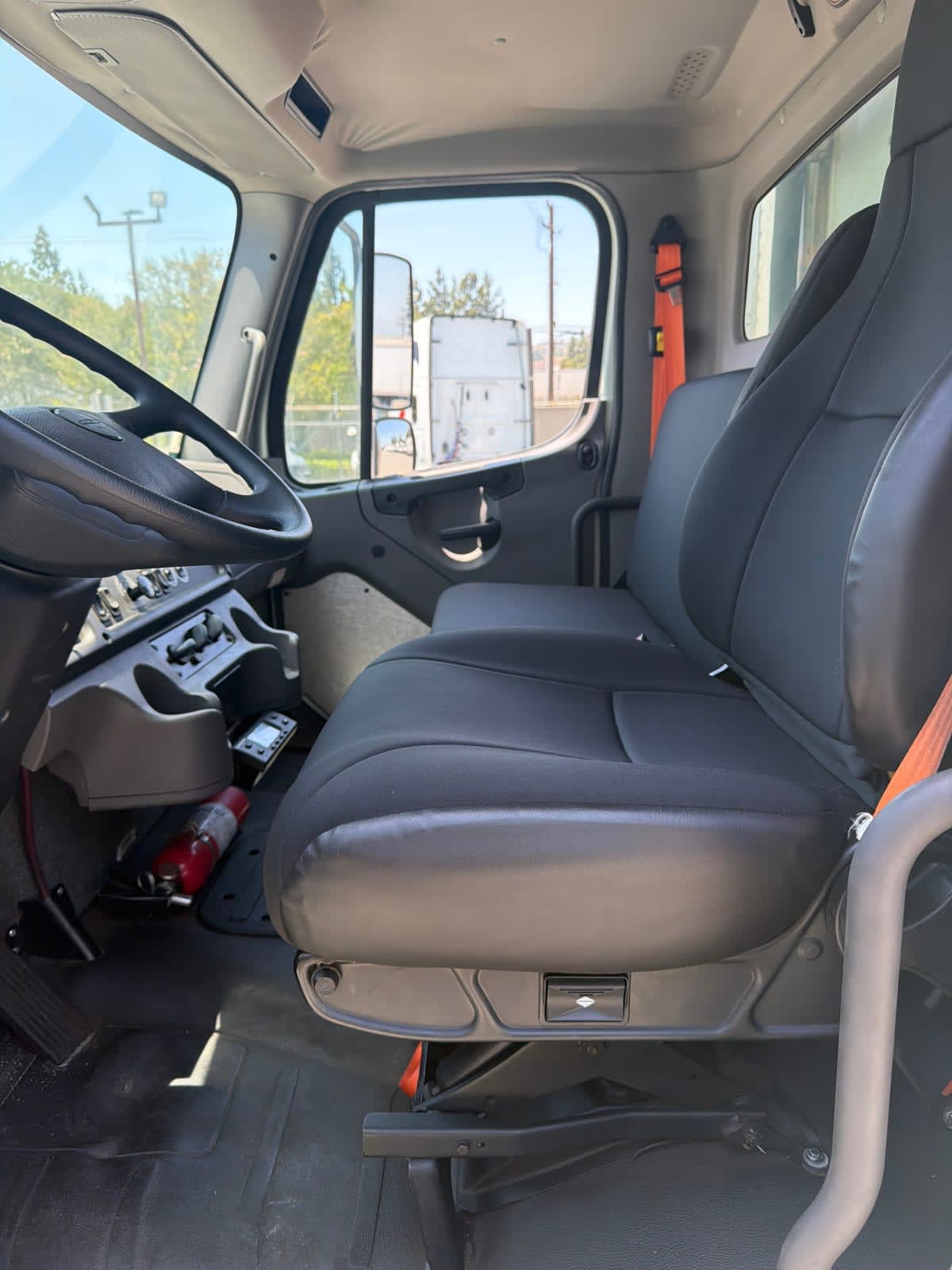 2019 Freightliner/Mercedes M2 106 789215