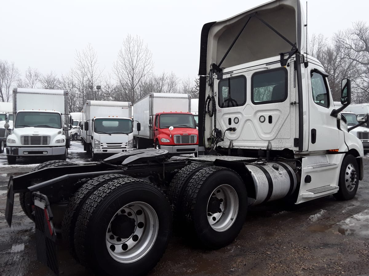 2019 Freightliner/Mercedes NEW CASCADIA PX12664 789437