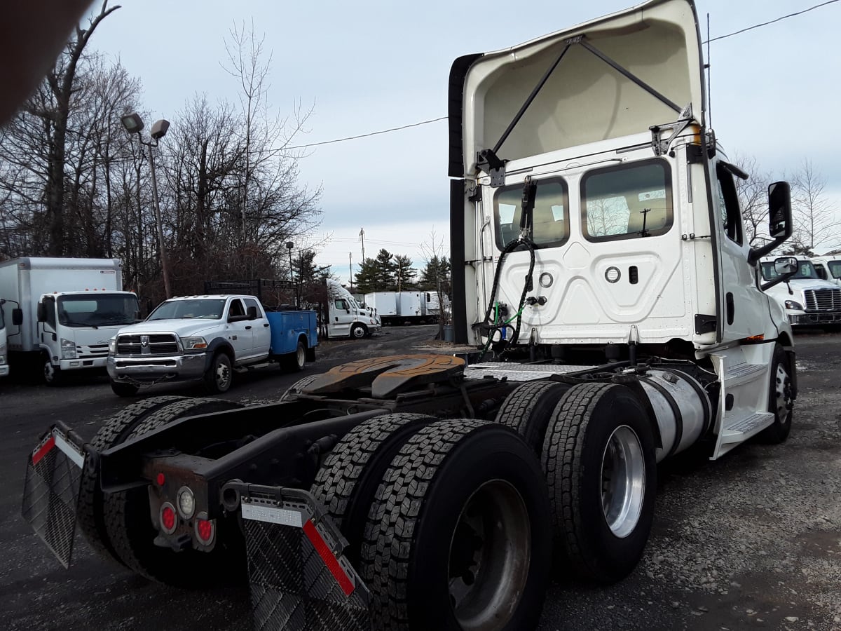 2019 Freightliner/Mercedes NEW CASCADIA PX12664 789444