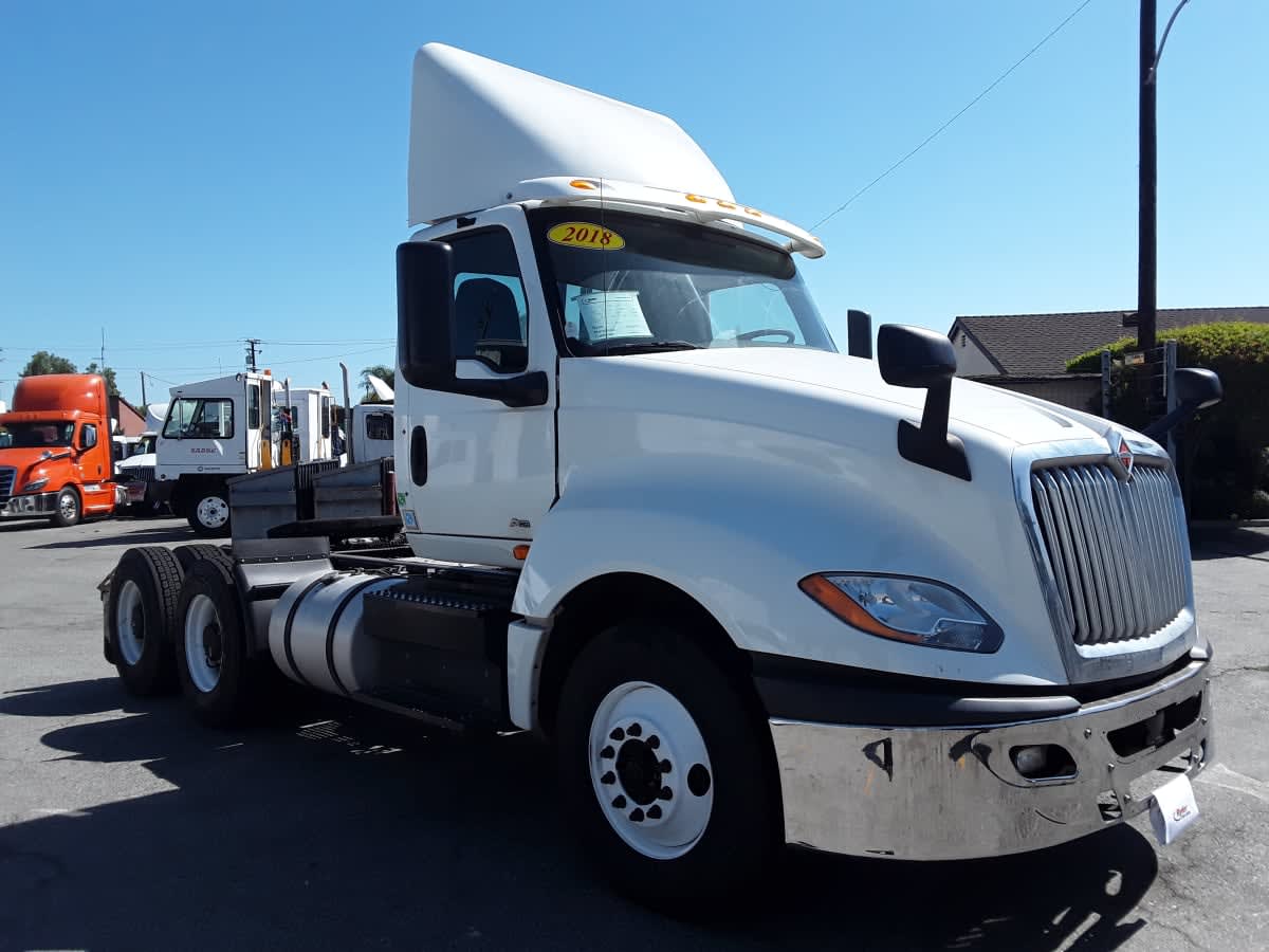 2018 International LT in Montebello, CA — photo 3
