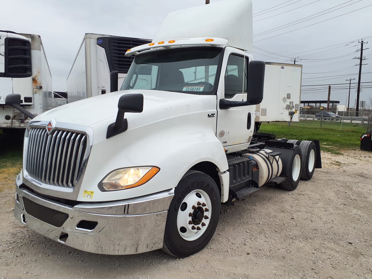 2018 Navistar International LT625 DAYCAB T/A 789654