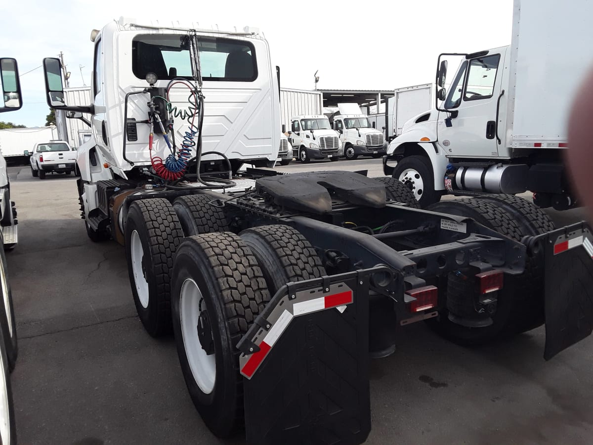 2018 International - image 6