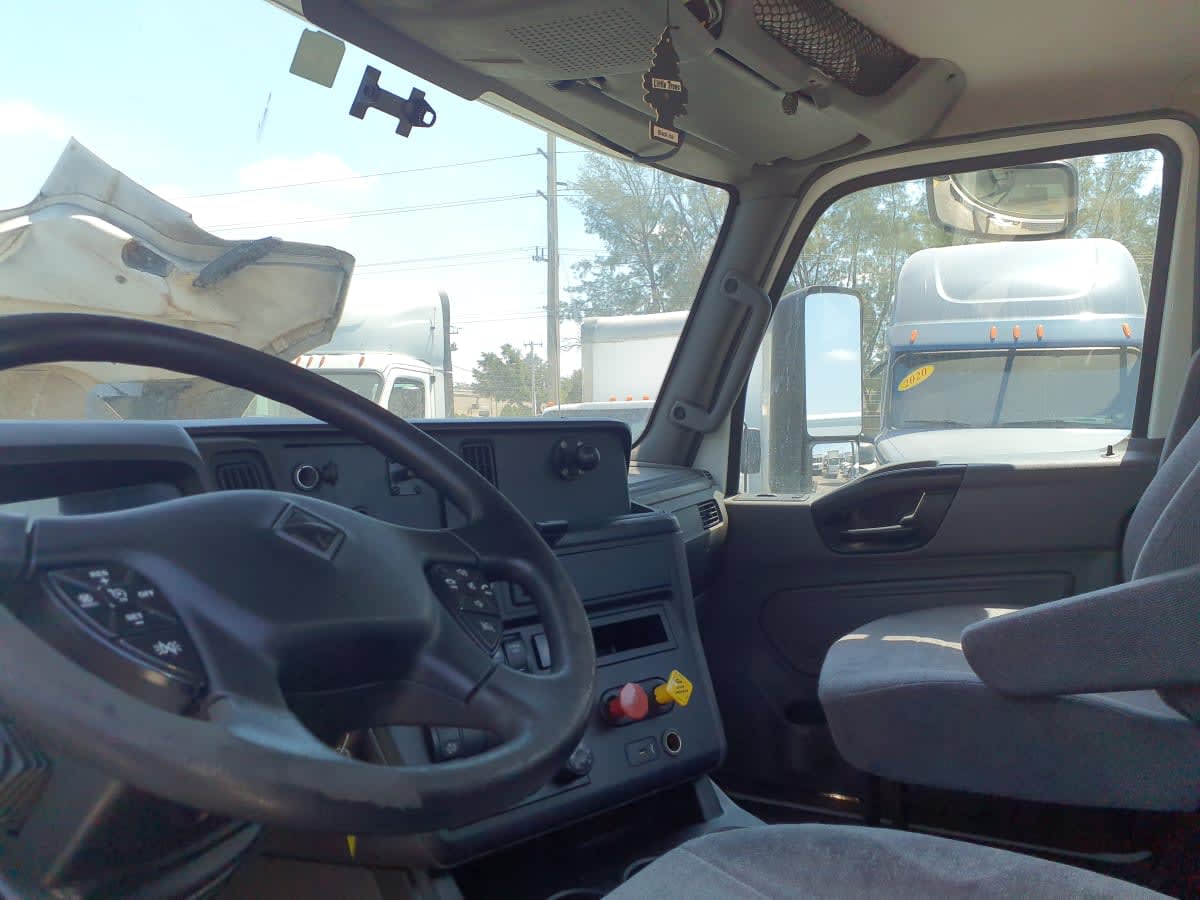 2018 Navistar International LT625 DAYCAB T/A 789712