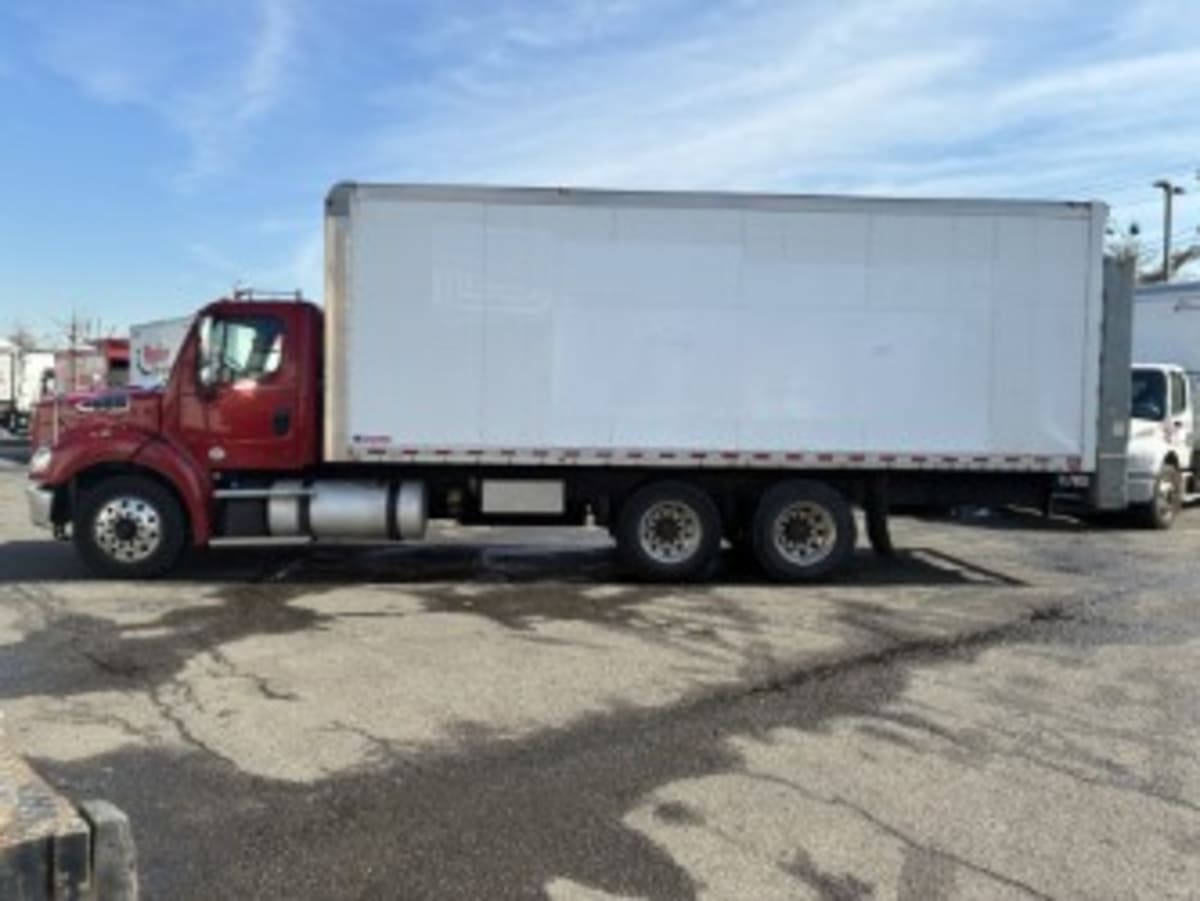 2019 Freightliner M2 112 - image 10