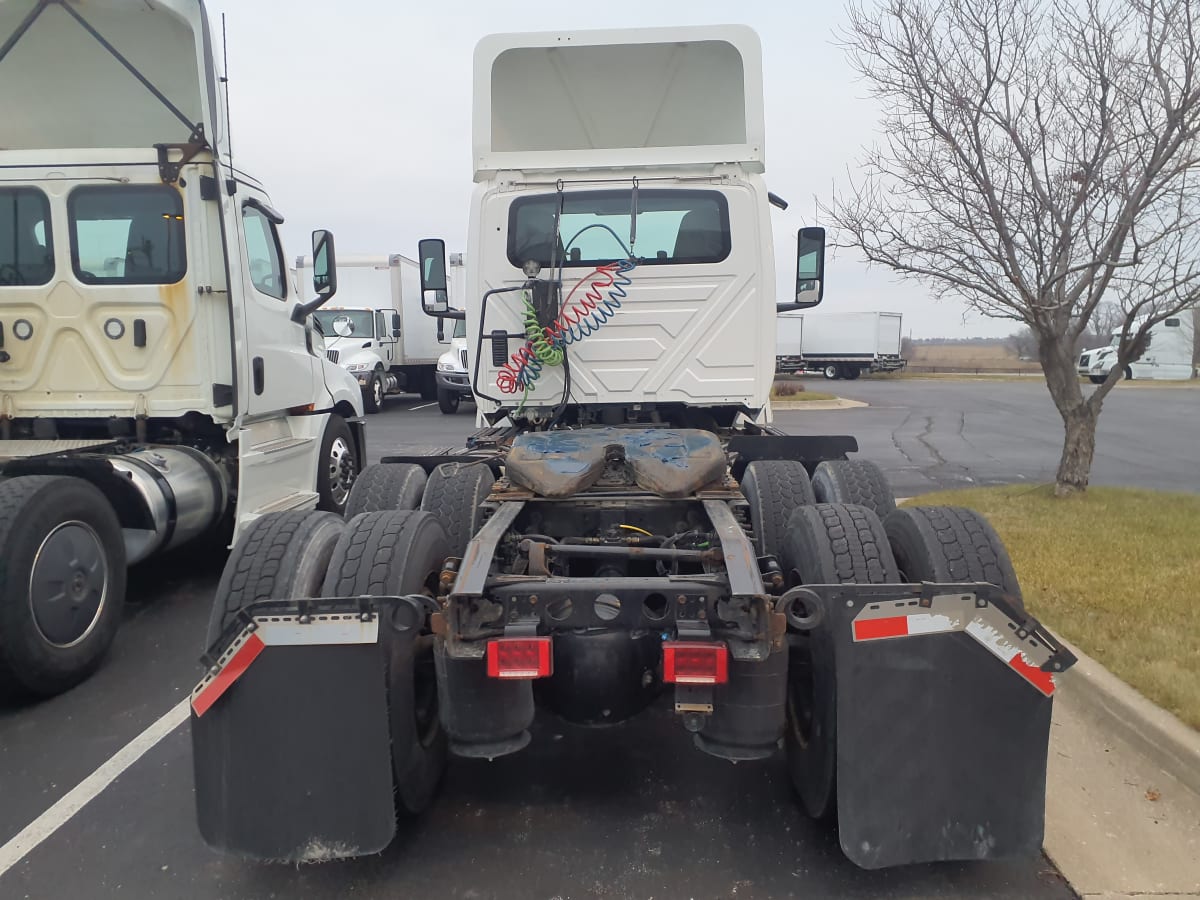 2018 Navistar International LT625 DAYCAB T/A 789720