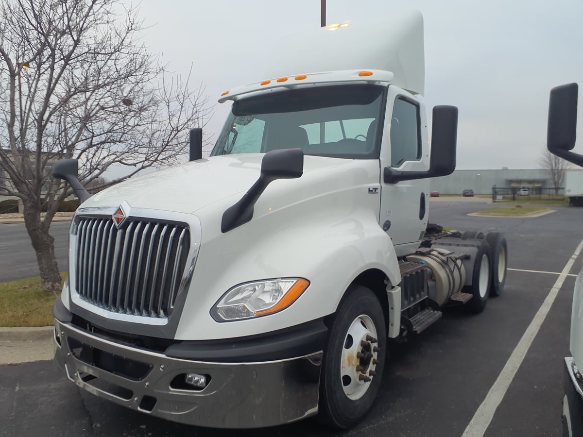 2018 Navistar International LT625 DAYCAB T/A 789720