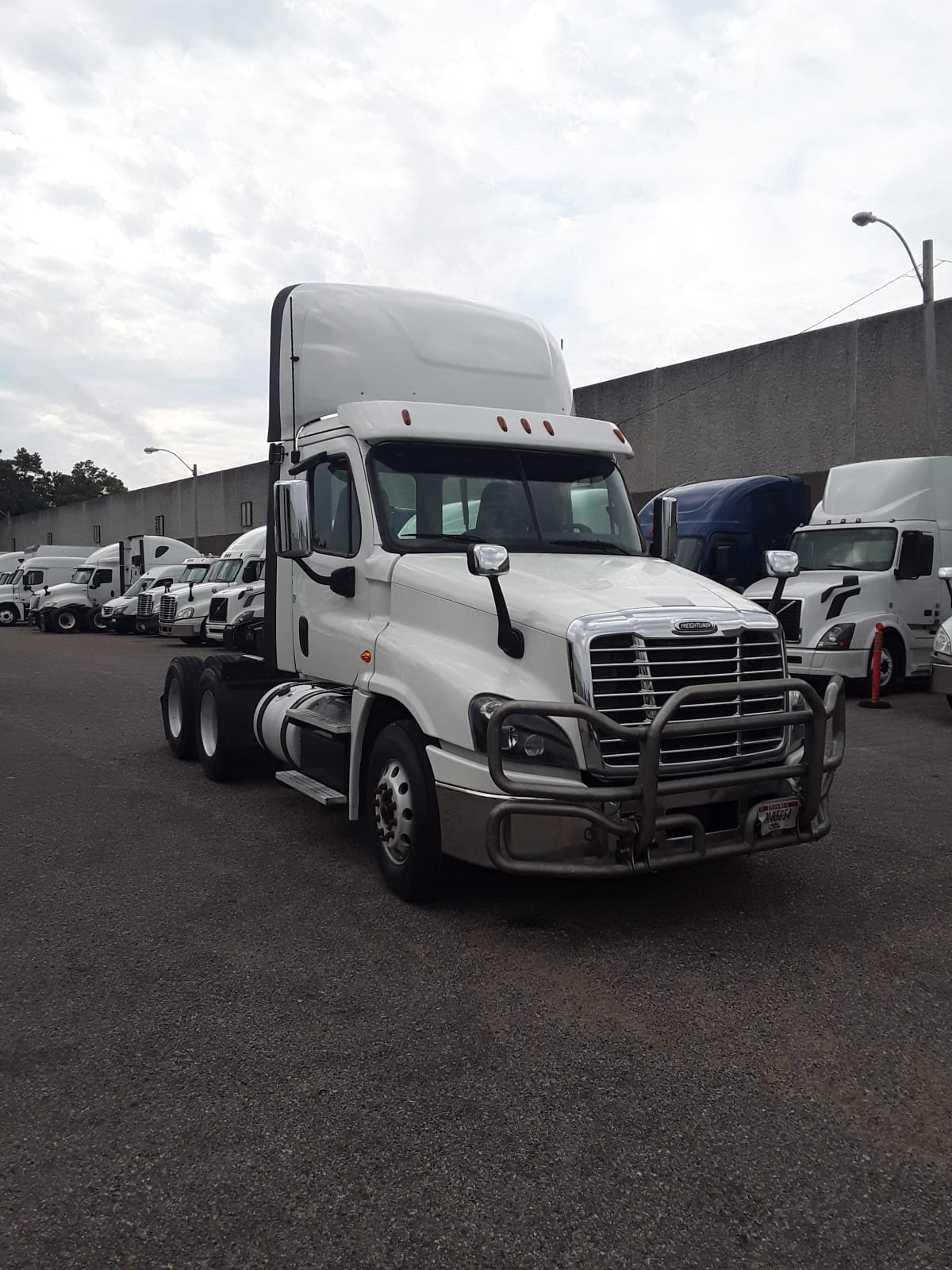 Freightliner/Mercedes CASCADIA 125 VEH-789734