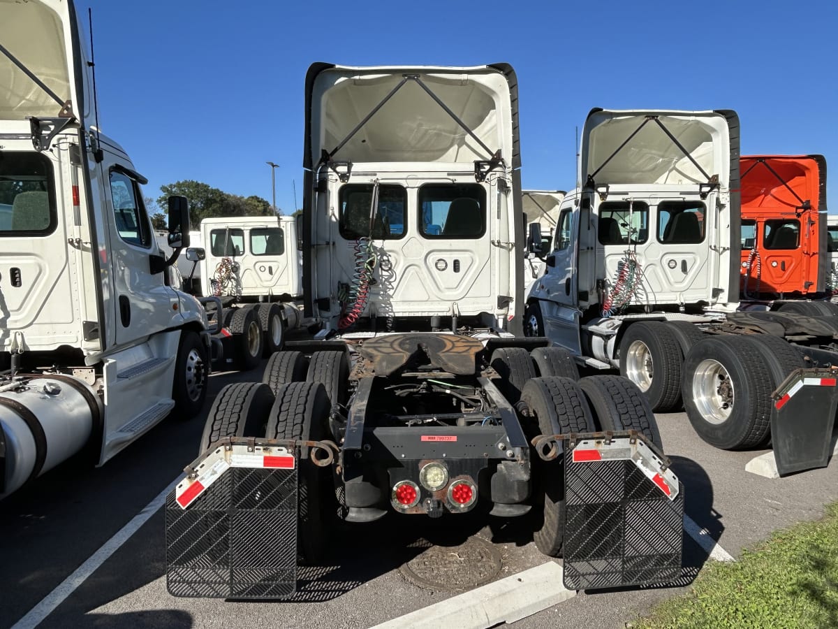 2018 Freightliner/Mercedes CASCADIA 125 789737