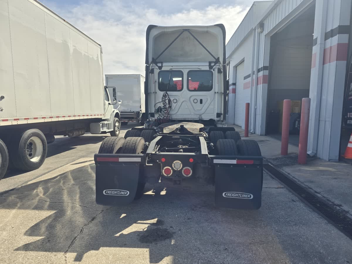 2018 Freightliner - image 5