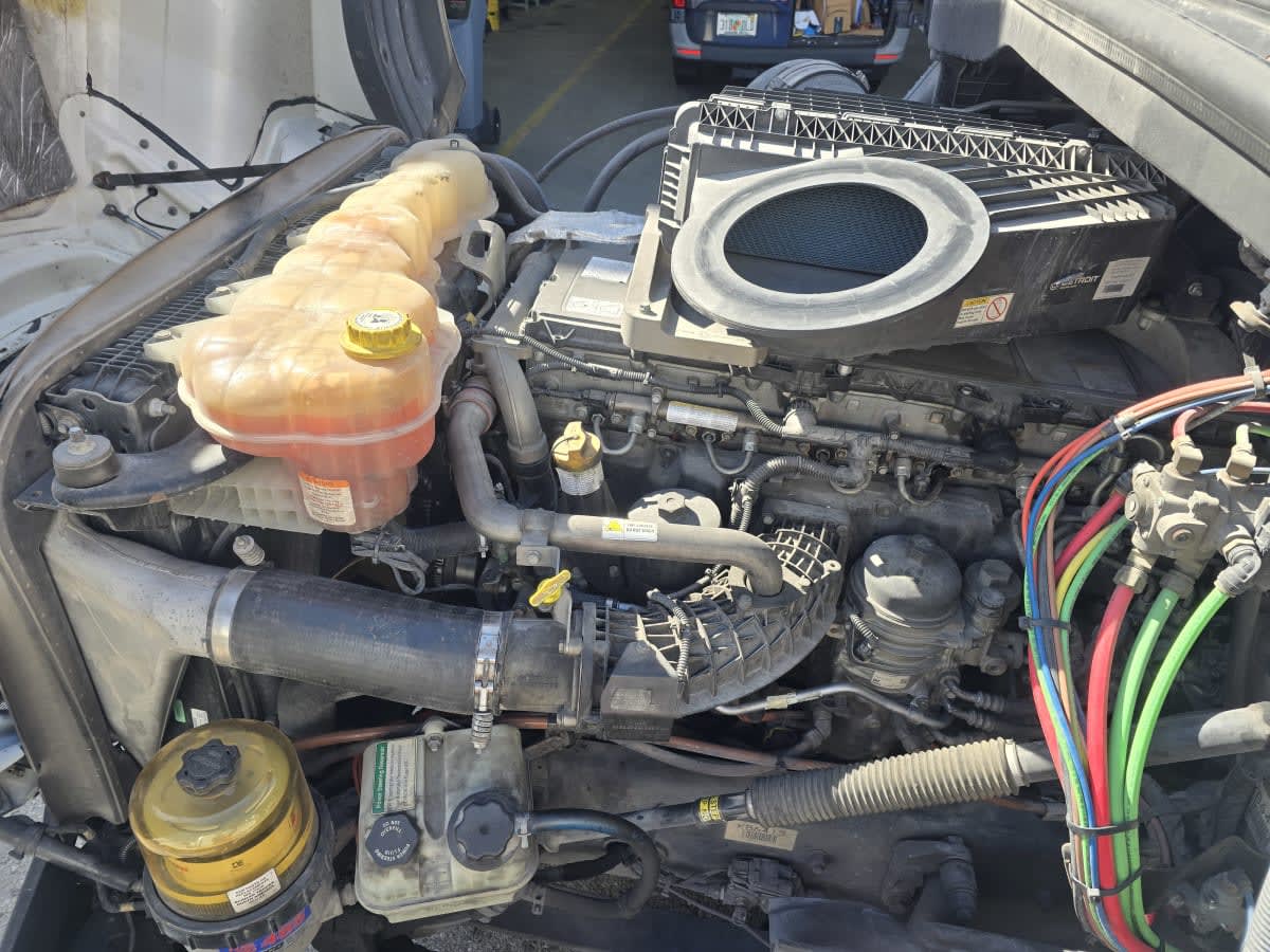 2018 Freightliner - image 8