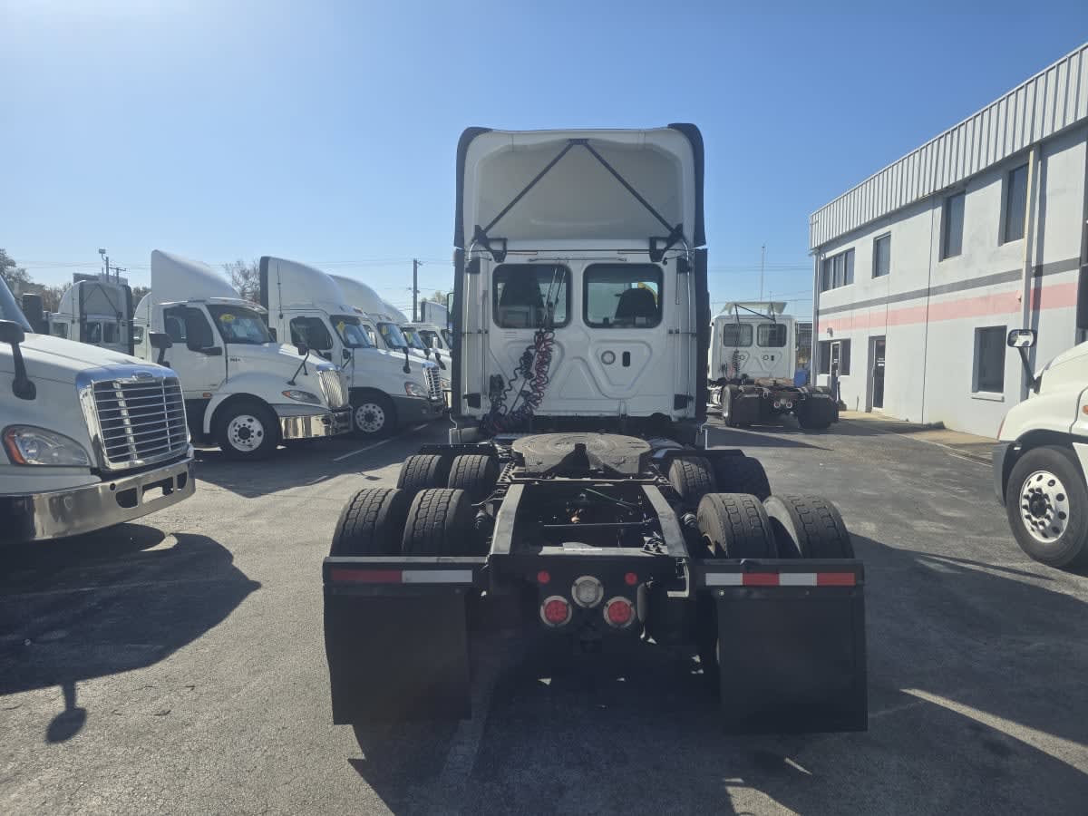 2018 Freightliner - image 5