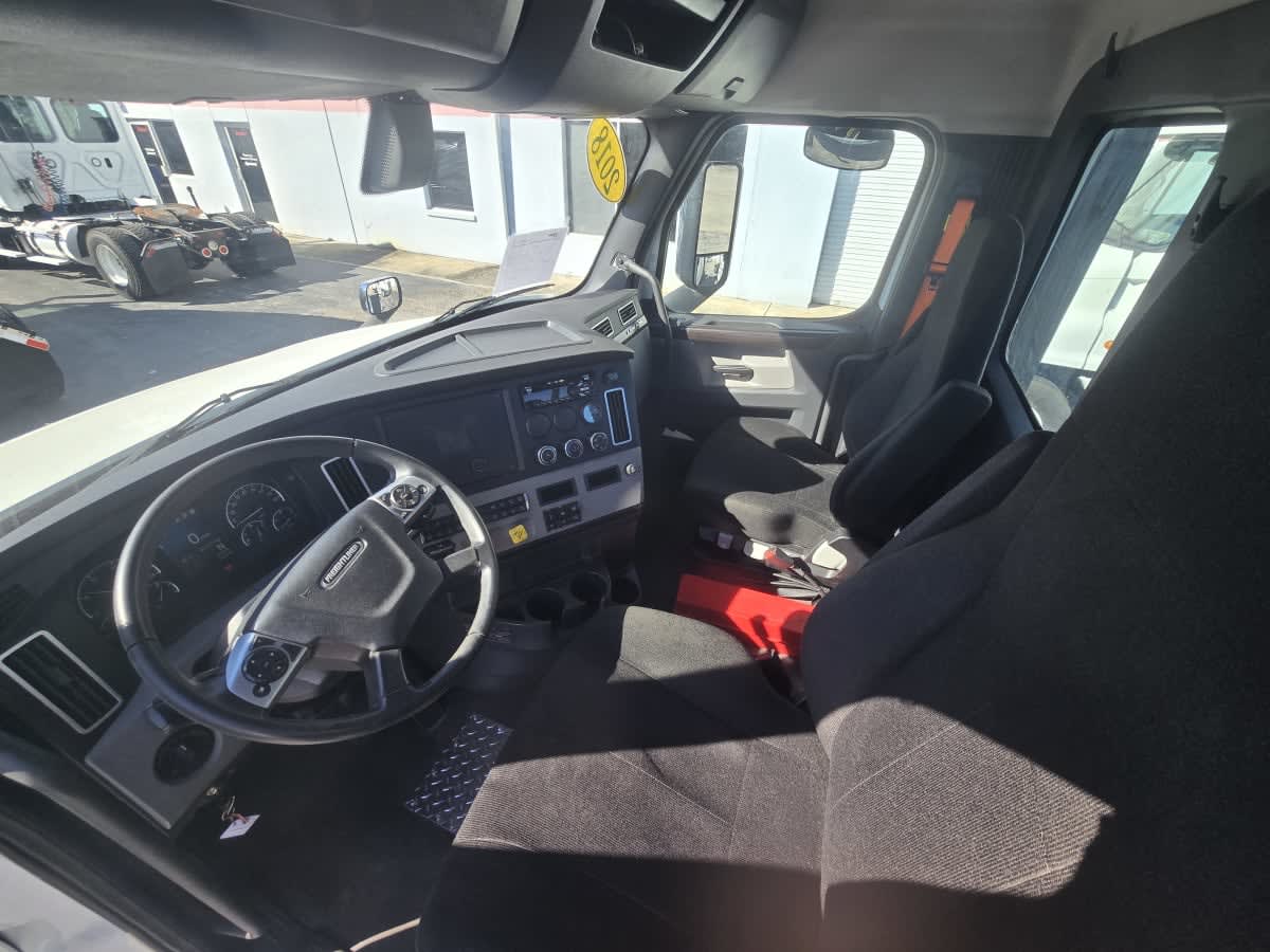 2018 Freightliner - image 7