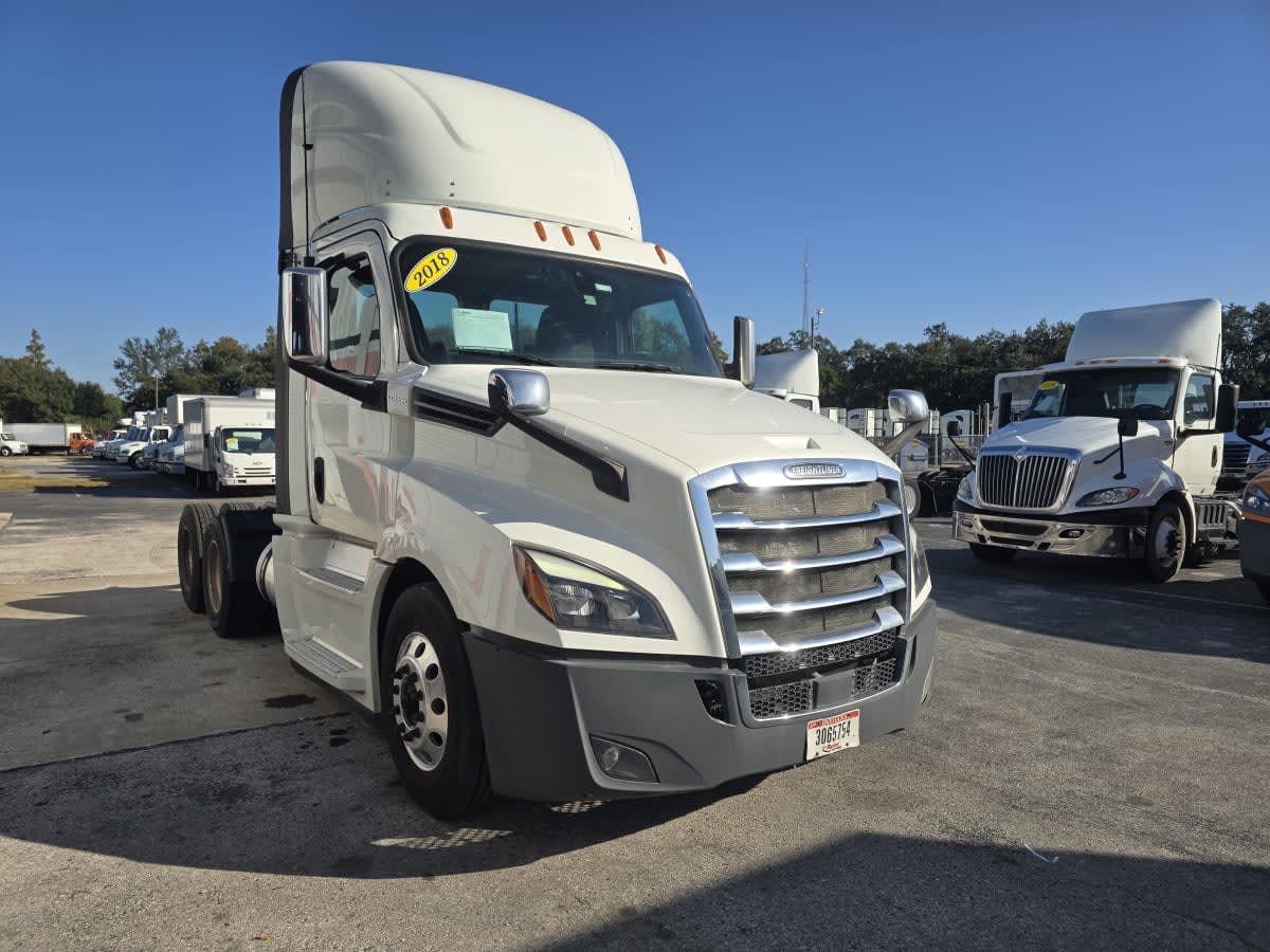 2018 Freightliner/Mercedes NEW CASCADIA PX12664 789824