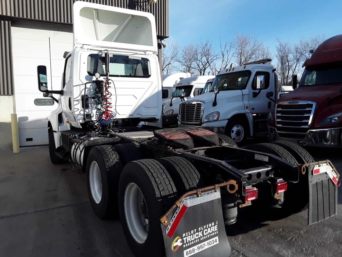 2018 Navistar International LT625 DAYCAB T/A 789856
