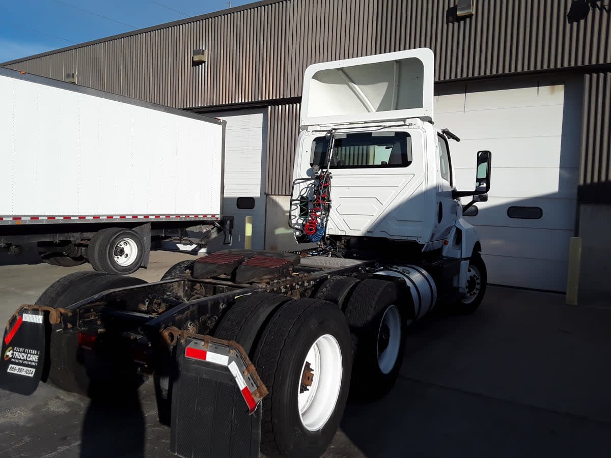2018 Navistar International LT625 DAYCAB T/A 789856