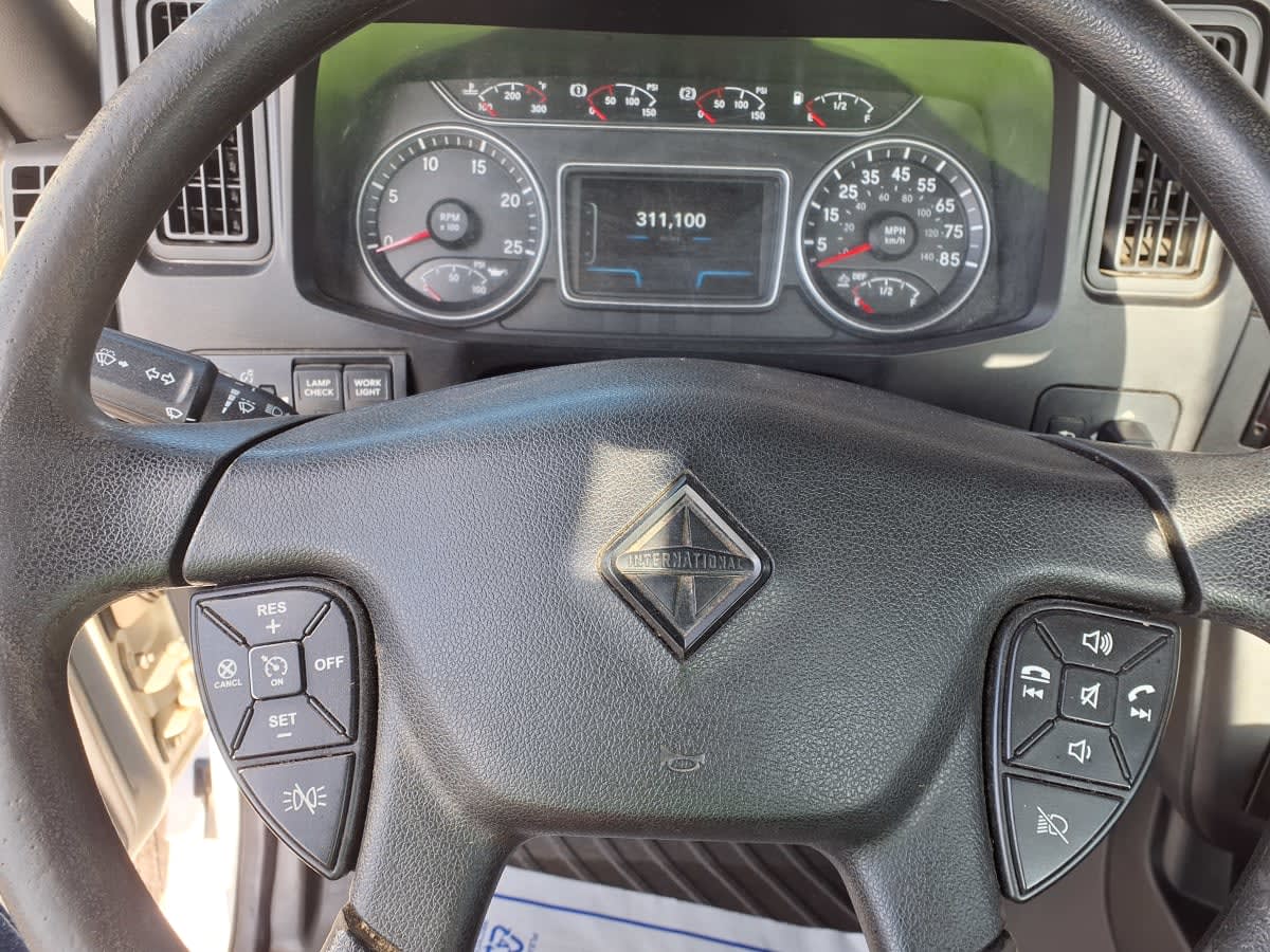 2018 Navistar International LT625 DAYCAB T/A 789887