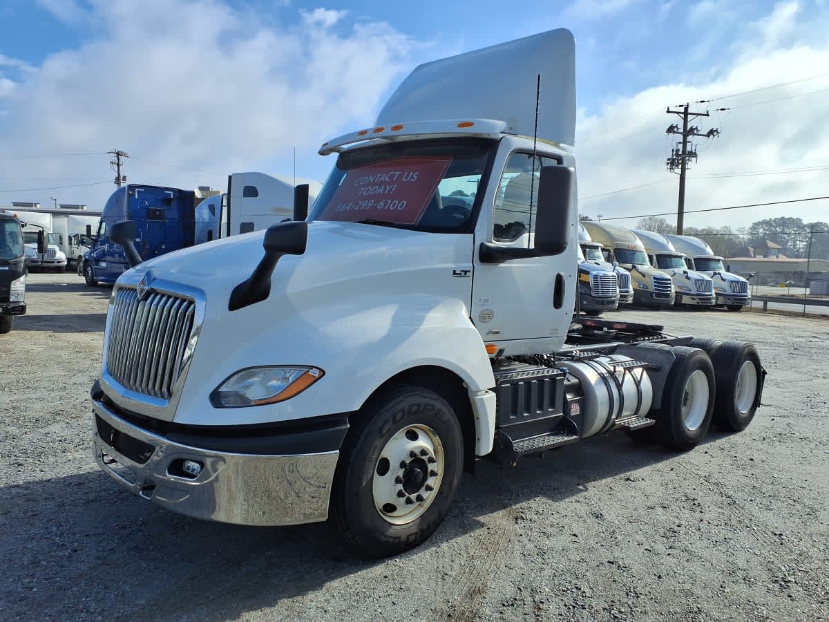2018 Navistar International LT625 DAYCAB T/A 789887