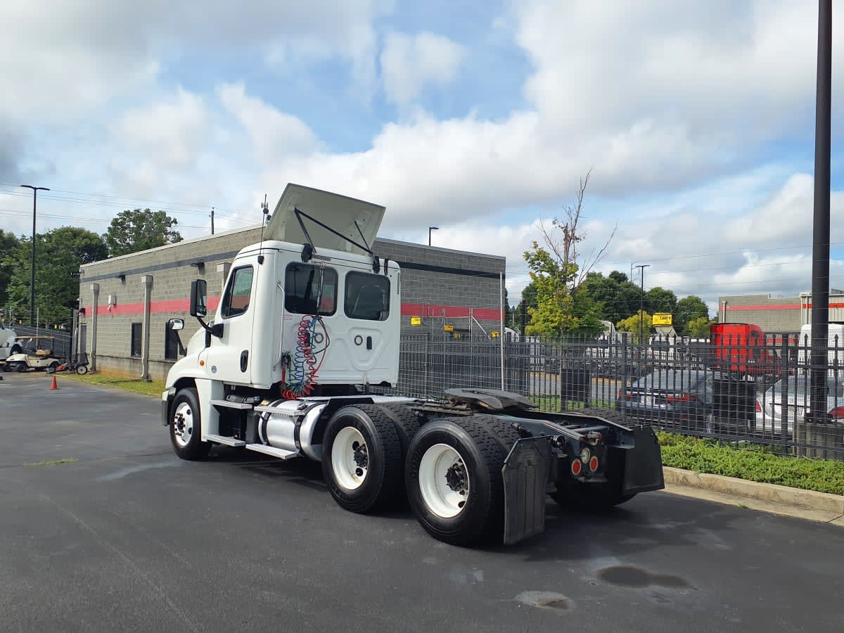 2018 Freightliner Cascadia in Atlanta, GA — photo 6