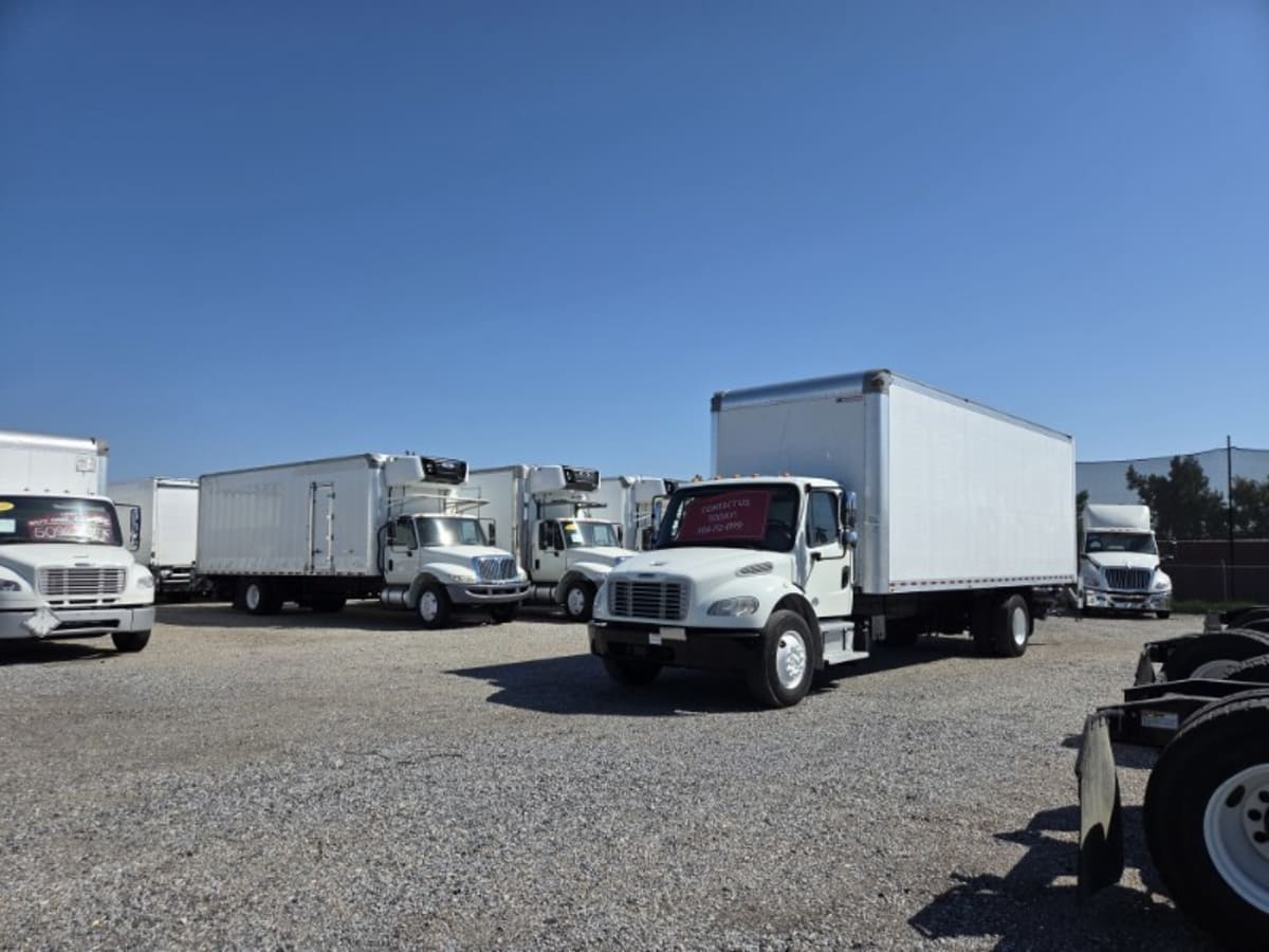 2018 Freightliner/Mercedes M2 106 789958 2018 Freightliner/Mercedes M2 106 789958