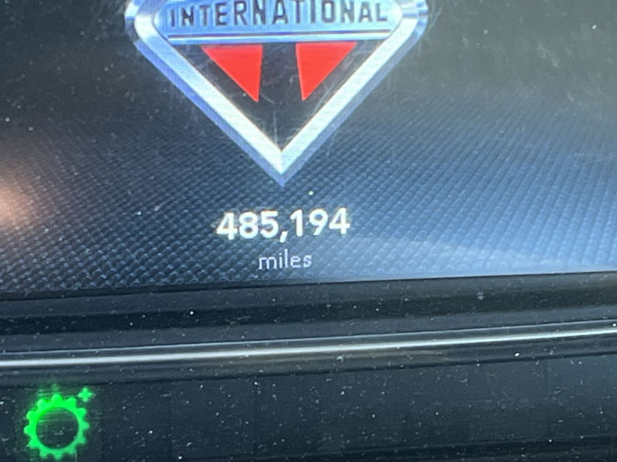 2018 International - image 10