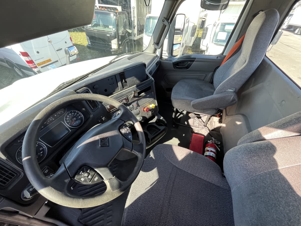 2018 International - image 7