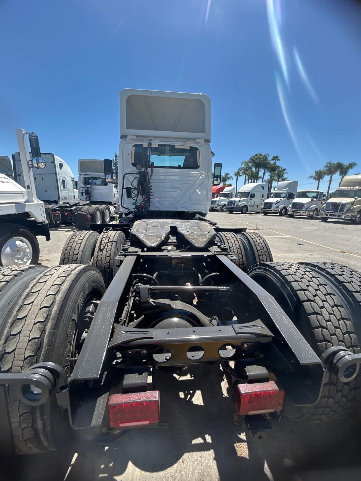 2018 Navistar International LT625 DAYCAB T/A 790070