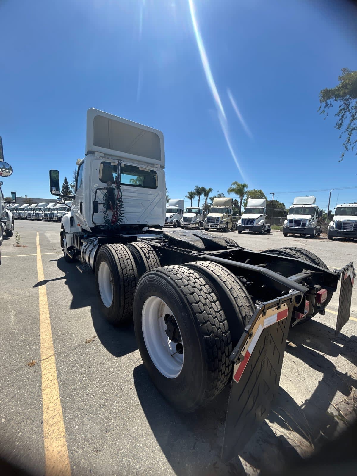 2018 Navistar International LT625 DAYCAB T/A 790070